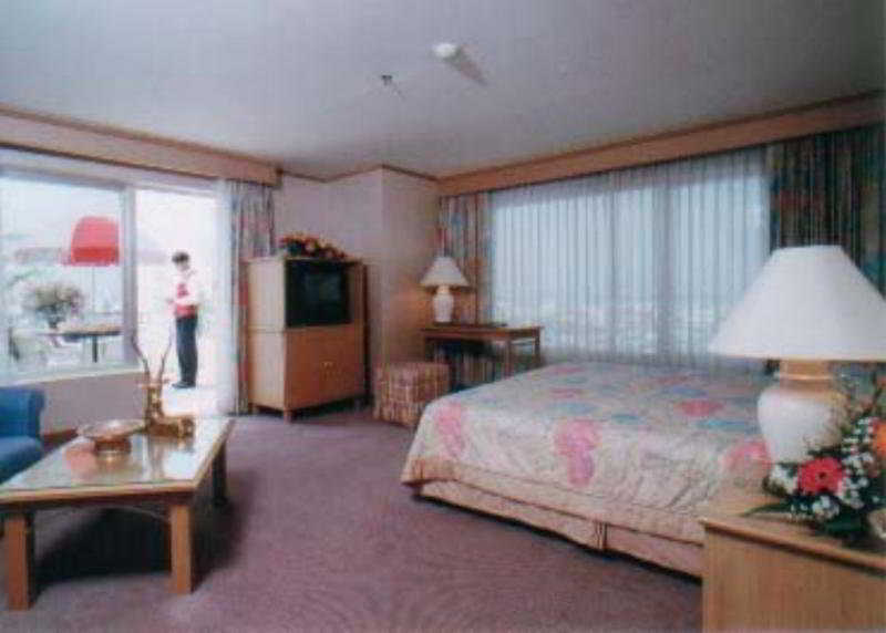 Hansa Jb Hotel, Hatyai Хат Яй Екстериор снимка